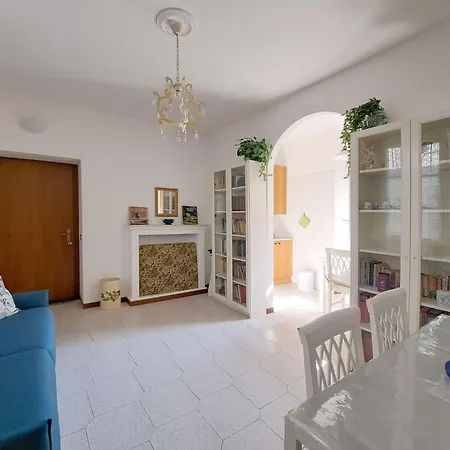Апартаменты Casa Paola Con Garage Комо