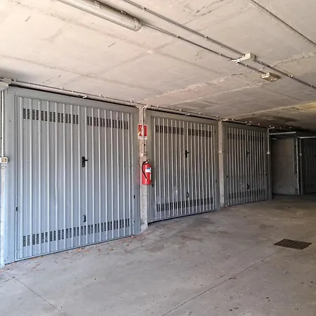 Апартаменты Casa Paola Con Garage Комо